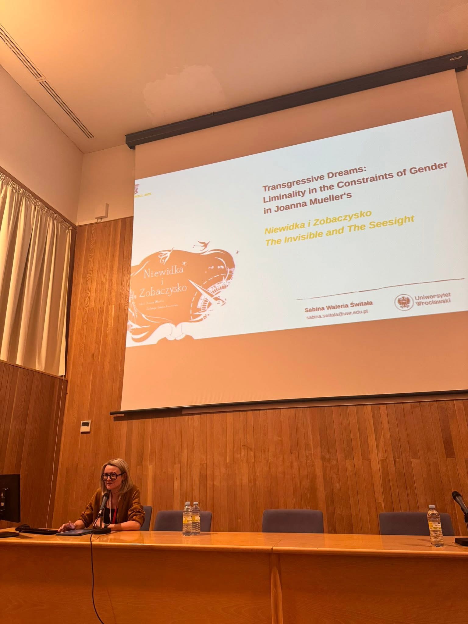 wystąpienie kobieta